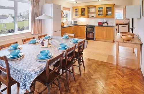 Llanfihangel Tal-y-llyn House | Host & Stay | Penrheol Farmhouse