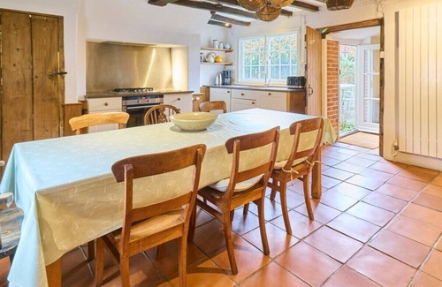 Wickhambreaux Cottage | Host & Stay | The Bell House