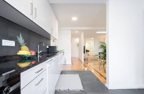 Espinho Apartment | Host Wise - Spacious Fresh Flat w/Terrace | Sea