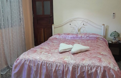 Tivoli House | Hostal Bellamar