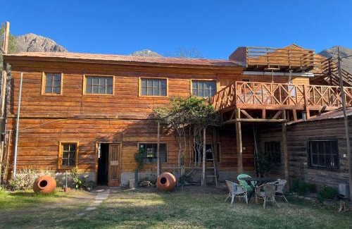Vicuna House | Hostal Casa Rosada, Valle del Elqui