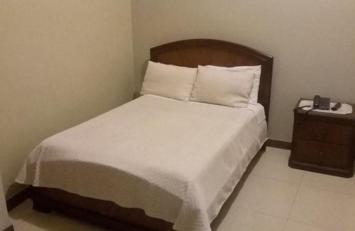 Guayaquil Hotel | Hostal Cristhian Inn