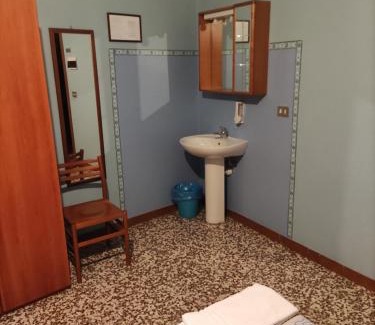 Cesano Boscone House | HOSTAL D'ANNUNZIO HOUSe