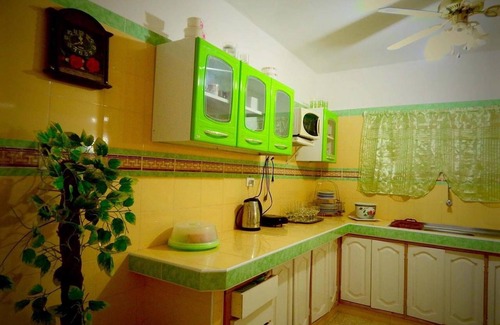Holguin House | Hostal Dotres