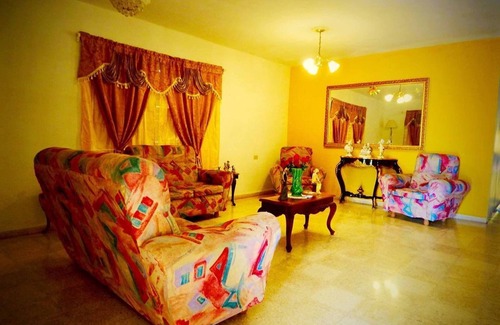 Holguin House | Hostal Dotres