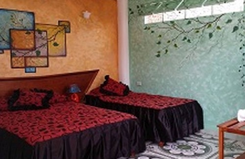 Tivoli House | Hostal Girasol
