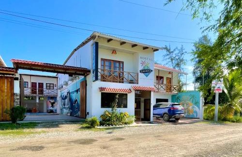 Montanita House | Hostal Laurita Beach