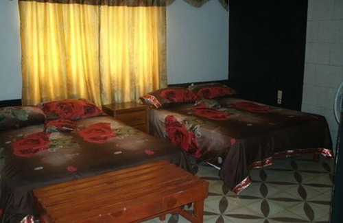 Moron House | Hostal Luna Azul