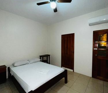 Bahia de Caraquez House | Hostal Luxuria Place