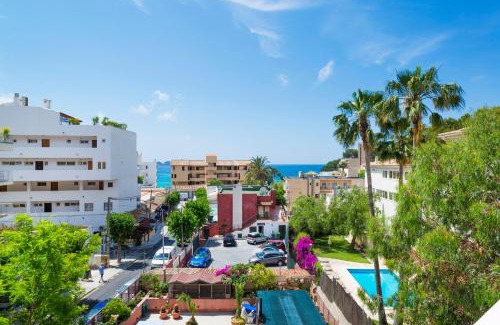 Peguera House | Hostal Residencia Sutimar