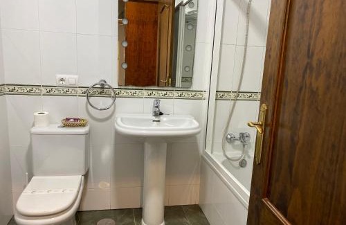 Adra House | Hostal Restaurante La Curva