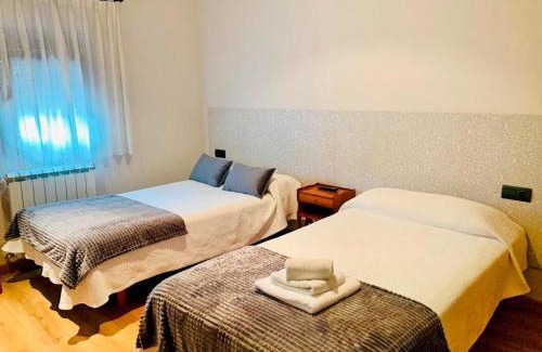 Requejo House | Hostal Restaurante MarRojo Sanabria