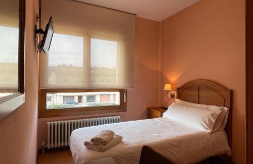 Duruelo de la Sierra House | Hostal Torreblanca