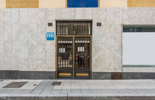 Oeste House | Hostal Uria