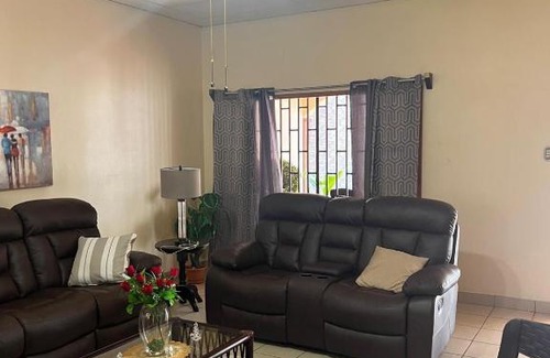 San Jorge House | Hostal Victor