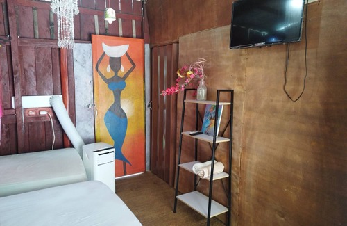 Coatepeque Hotel | Hostal y Restaurante Tiki Island