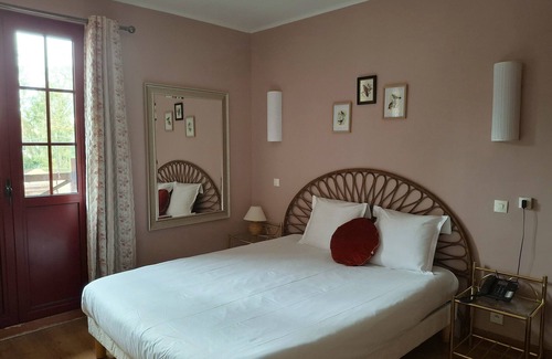 Lamorlaye Hotel | Hostellerie Du Lys - Hôtel & Restaurant