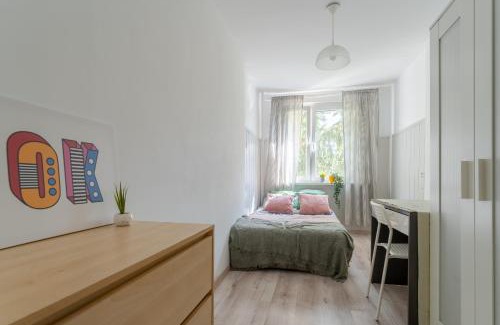 Fabryczna Hostel | Hostello Airport Budziszyńska - przytulne pokoje blisko lotniska