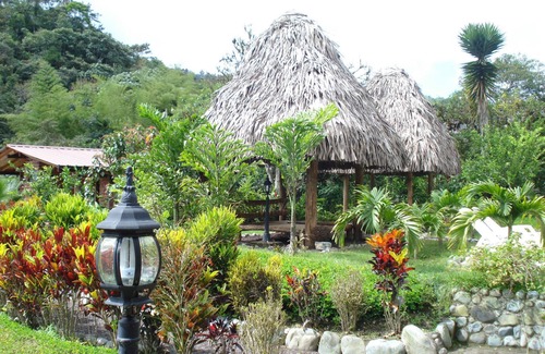 Nanegalito Hotel | Hostería Sumak Pakari