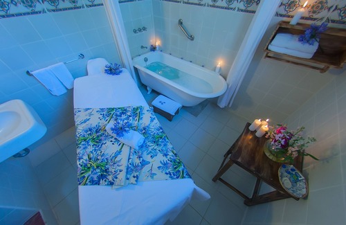 San Juan de Iluman Hotel | Hosteria Hacienda Pinsaqui
