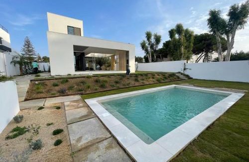 Sanlucar de Barrameda Villa | Hostidy Villa Horacia Resort