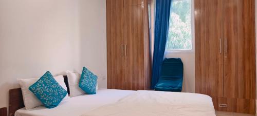 Lajpat Nagar Apartment | Hostmystay- 2bhk! Lajpat nagar market