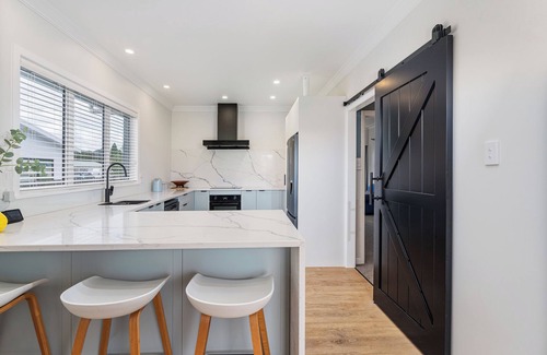Whitianga House | Hosts on the Coast Blue Water Breeze