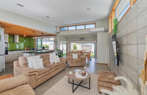 Whitianga House | Hosts on the Coast Paradise on Pacific