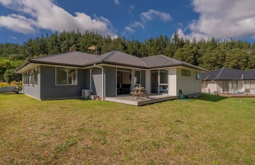 Pauanui House | Hosts on the Coast Pauanui Pines