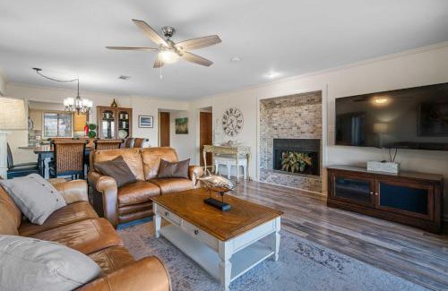 Lake Hamilton Apartment | Hot Springs Vacation Rental with Game Room!