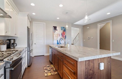 Huntsville House | Hot Tub, Air Hockey Table, Fireplace - Huntsville, Utah near Snowbasin