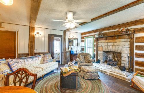 Perryville House | Hot Tub and Creek Views Secluded Perryville Cabin