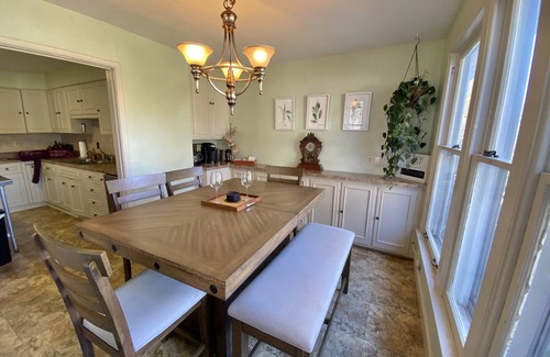 Warrenton House | Hot Tub and Private Pool, 7 Bedroom, 4 Bathroom Home. Sleeps 16 comfortably.