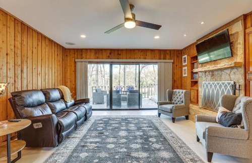 Brookshire House | Hot Tub, Deck and Grill Brookshire Gem Near Venues