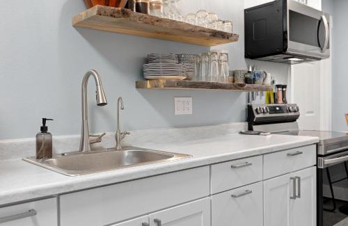 Missoula Apartment | Hot Tub Family Friendly Garden City Getaway