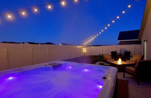 Meridian House | Hot Tub, Fire Pit & Games Cozy Nights Await
