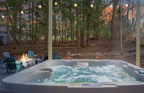 Syracuse House | Hot Tub, Game Room, Near SU, sleeps 10