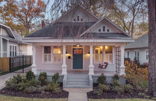 Cooper-Young Historic District House | Hot Tub & Game Room~ Private Cooper-Young Bungalow