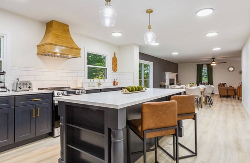 Lawrenceburg House | Hot Tub, Games & Sauna at Bourbon Trail Escape!