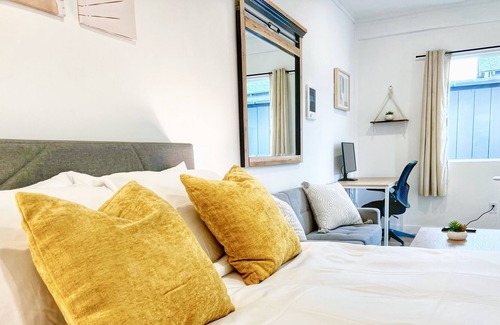 City Heights Apartment | ~Hot Tub Getaway in Central San Diego~