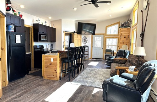 Munising Ski Chalet | Hot tub - Great views - close to PRNL - private