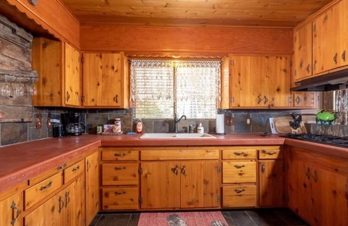 The Village Cabin | Hot Tub Near Lake Kellys Kottage