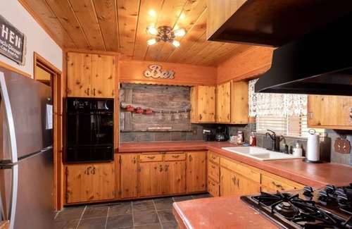 The Village Cabin | Hot Tub Near Lake Kellys Kottage