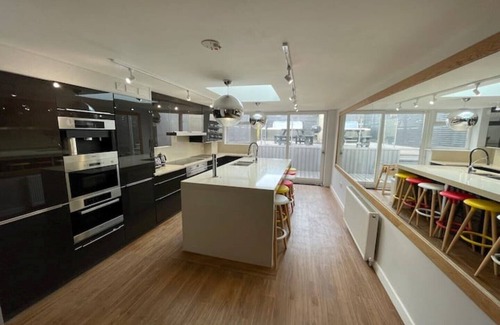 Torquay House | ♥︎Hot Tub, Newly refurbished 4 bed, Dog friendly.