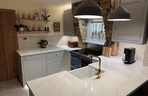 South Cave Cottage | Hot Tub on the Yorkshire Wolds : Oak Cottagen