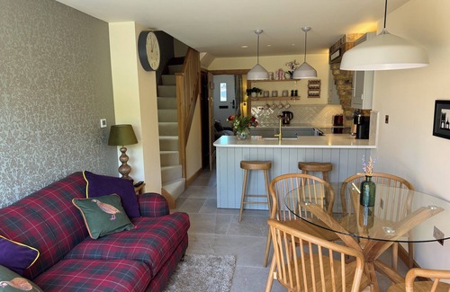 South Cave Cottage | Hot Tub on the Yorkshire Wolds : Oak Cottagen