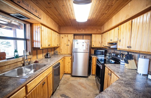 Ozone Cabin | Hot Tub, Patio, and Fire Pit - Cooper's Ozark Cabin