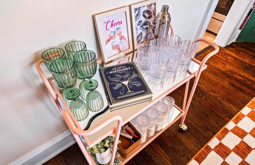 South Hills House | Hot Tub|Ping Pong|Sleeps 9|Retro Fun