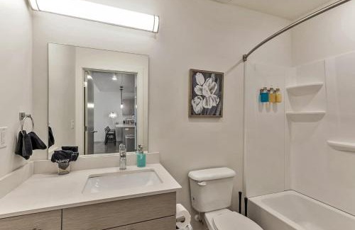 Draper Apartment | Hot tub Pool Game Room King Bed Parking