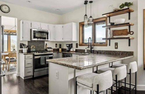Evergreen House | Hot Tub | Scenic Views | Spacious Deck | Game Room